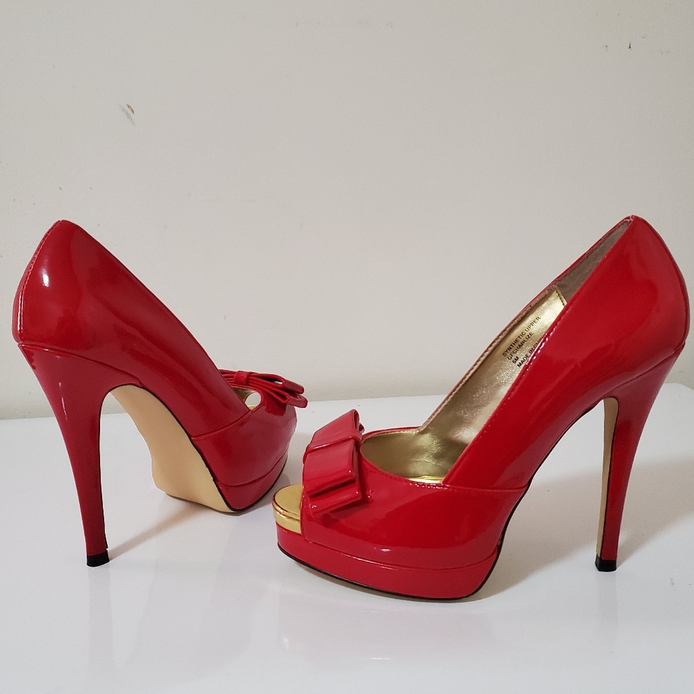 Today's sale NWOT Guess red peeptoe heels